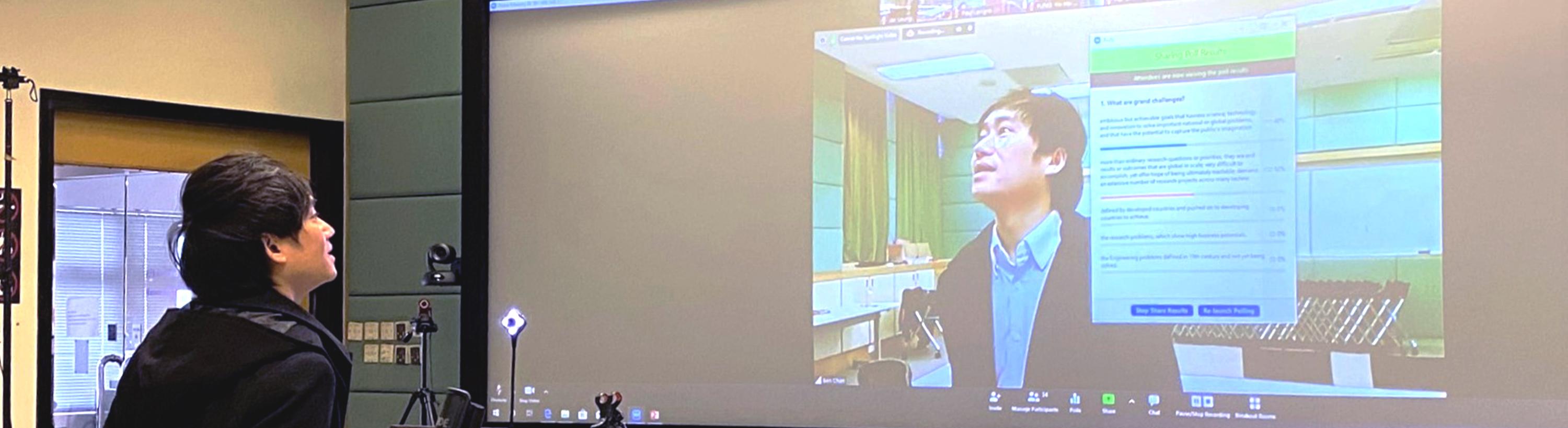 Prof. Ben Chan Yui-Bun, Director of the Center for Engineering Education Innovation, immersed in HKUST’s specially designed mixed reality classroom, which offers many novel ways to teach and learn online and on-site and is a first for Hong Kong.