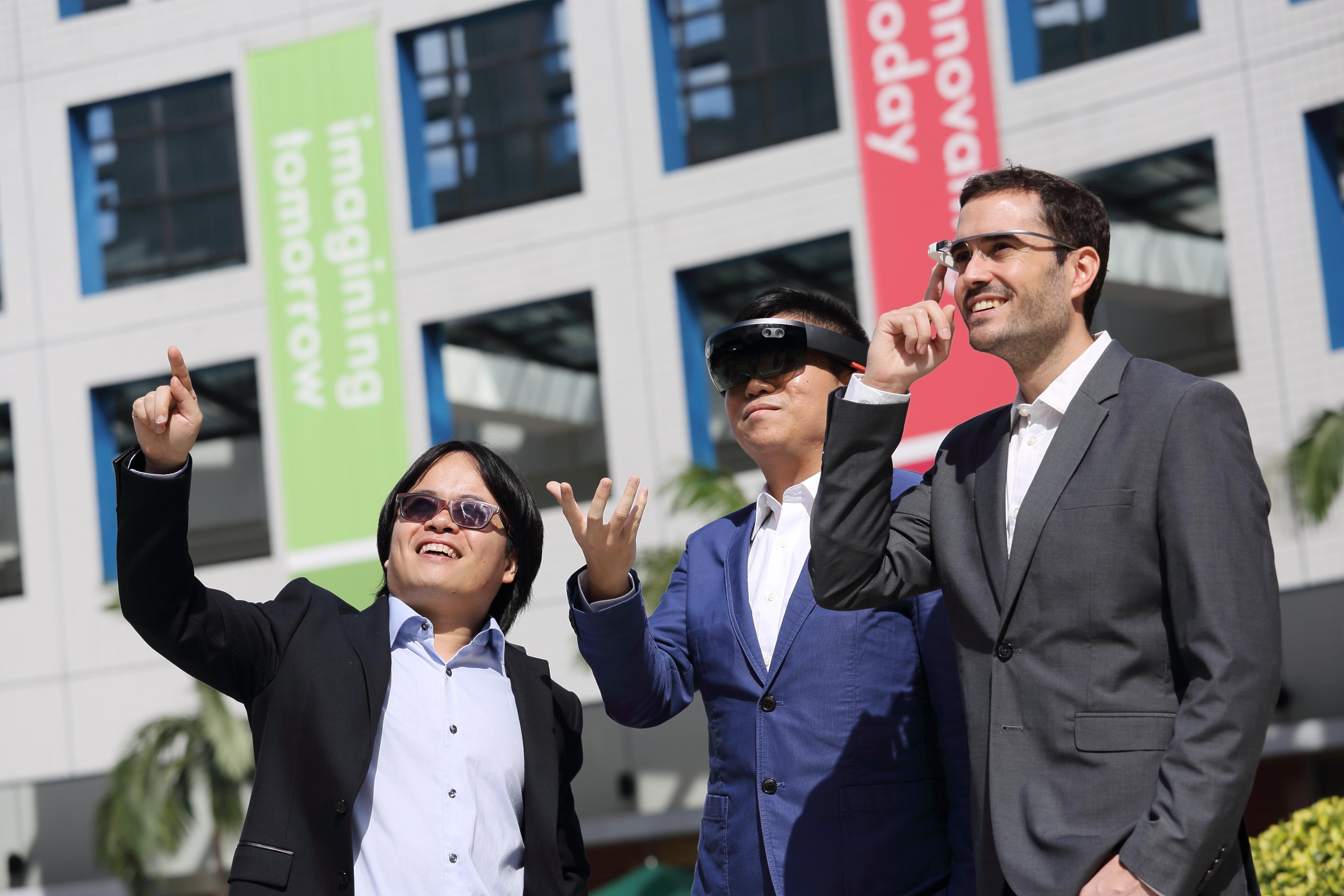 Heading up a team of computer science professors and integrative systems designers at HKUST’s Center for Metaverse and Computational Creativity, Prof. Pan Hui (first left) is involved in the “MetaHKUST” project that will kick off with this September’s landmark grand opening of our new campus in Nansha, Guangzhou.