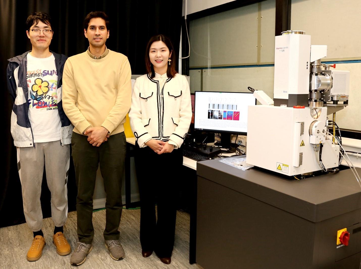 (From left) PhD student Zhu Zeyuan (second author), postdoctoral fellow and 2021 PhD graduate Dr. Mostafa Karami (first author), and Prof. Sherry Chen Xian (principal investigator and corresponding author)