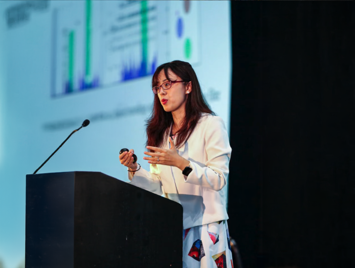 Prof. Wang Yiwen was invited to be a keynote speaker at the 46th Annual International Conference of the IEEE Engineering in Medicine and Biology Society, which took place in Florida, US on July 15-19, 2024.